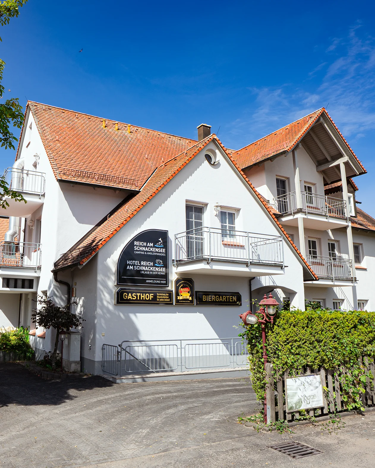 Außenansicht des Hotel Reich am Schnackensee in Gunzenhausen